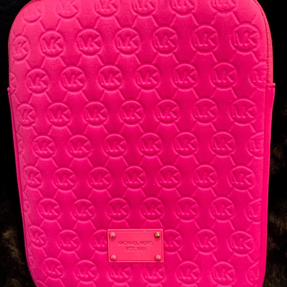 Michael Kors 32T2MELL3P Lacquer Pink Neoprene Cushion IPAD/Tablet Zip Top Case